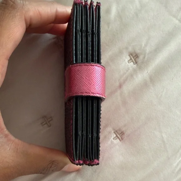 Victoria's Secret Glittery Pink Card Holder - Picture 5 of 6